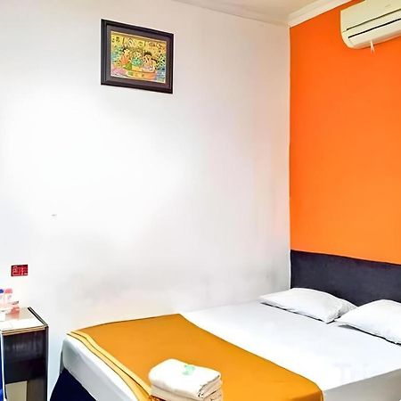 Mira Hotel Banjarmasin  Exterior foto