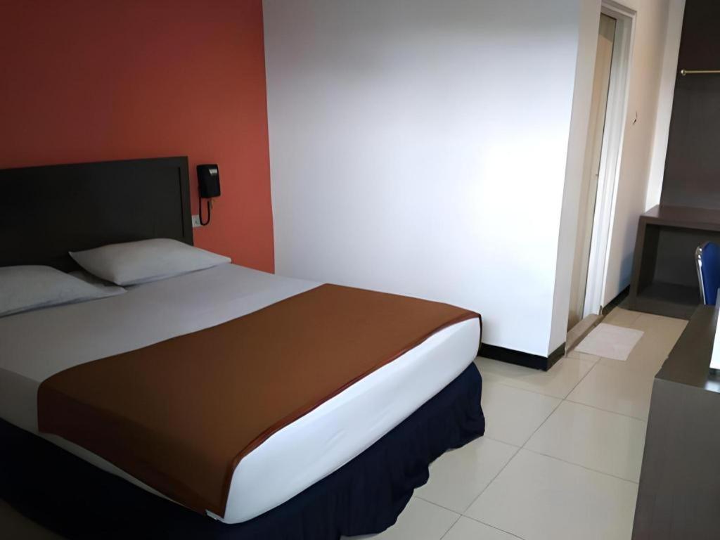 Mira Hotel Banjarmasin  Exterior foto