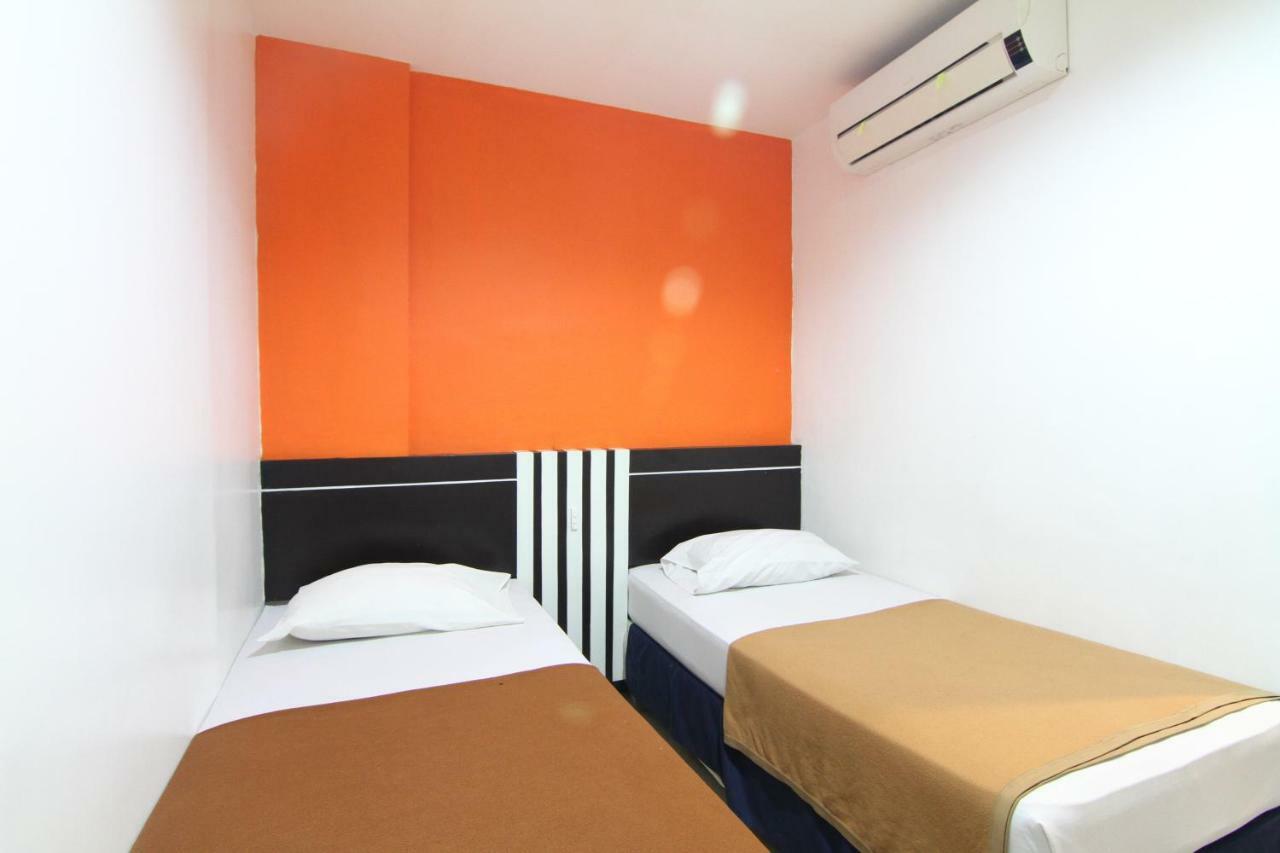 Mira Hotel Banjarmasin  Exterior foto